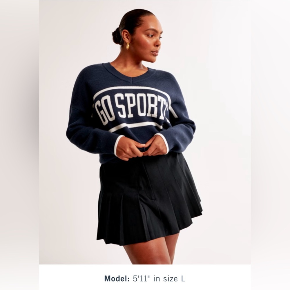 Abercrombie Go Sports LuxeLoft
V-Neck Sweater